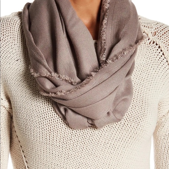 Nordstrom Rack Accessories - Nordstrom Rack Lattice Border Scarf 🧣(Color - Cinder)